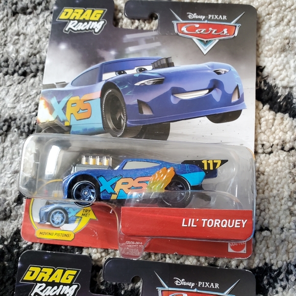 Disney Pixar Cars Piston Cup Garage Playset and 3 Pixar Cars - Picture 5 of 16